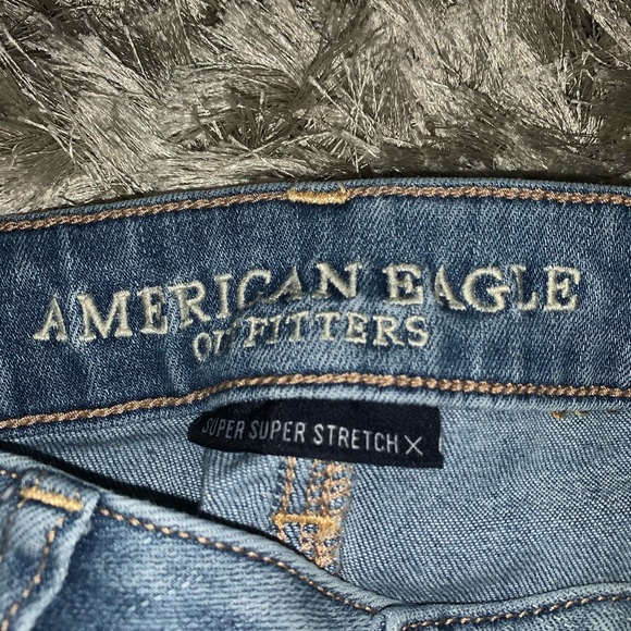 💙AMERICAN EAGLE LIGHT BLUE JEANS💙 - Picture 1 of 2